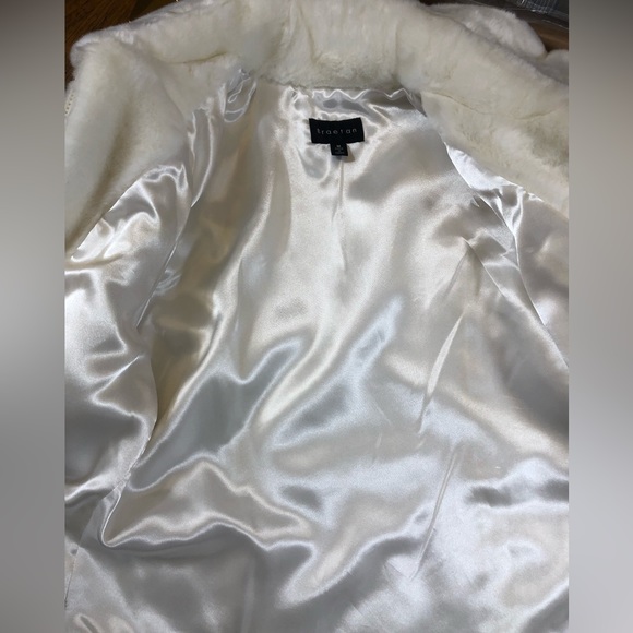 Vintage Braetan Faux Fur Coat in Bone Women’s Medium - Picture 3 of 9